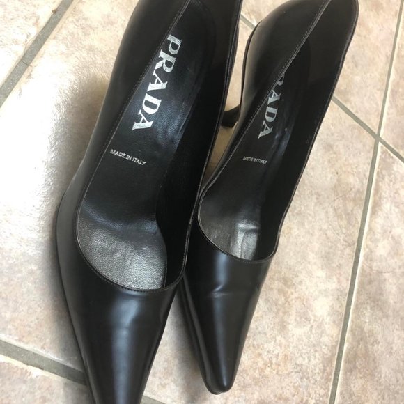 Prada Black Pumps size 6. Barely used - Picture 2 of 4